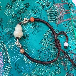 Chinese Jadeite Feng Shui Bracelet with "Wu Lou" (Gourd). Adjustable. Unisex